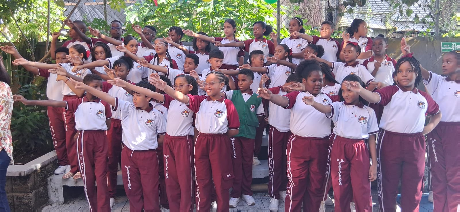 Grupos de niñas y niños