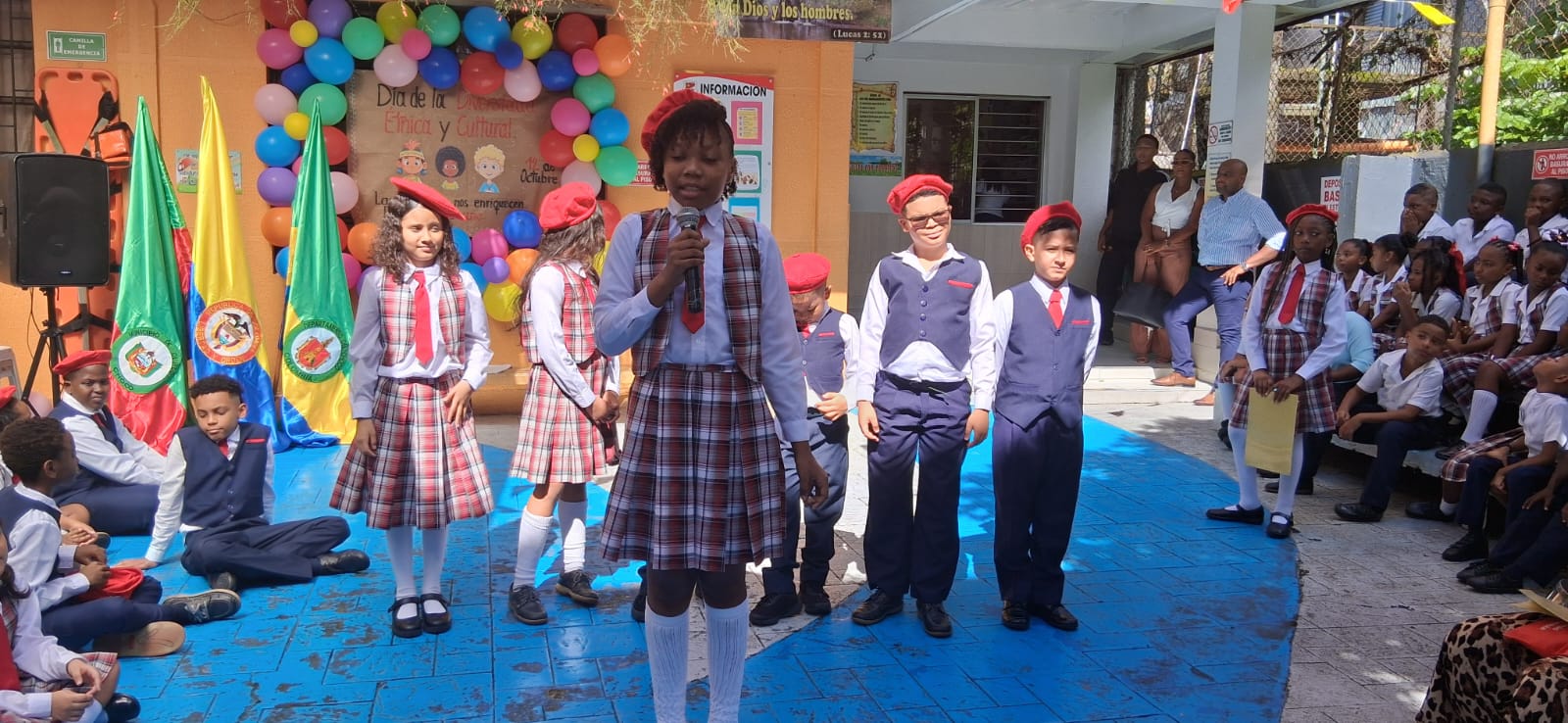 Grupos de niñas y niños